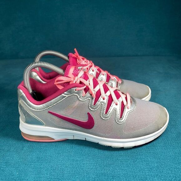 Size 6.5 - Women’s Nike Air Max fusion shoes - Picture 3 of 8